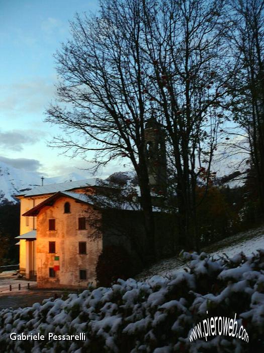 chiesa Zambla dopo nevicata.jpg